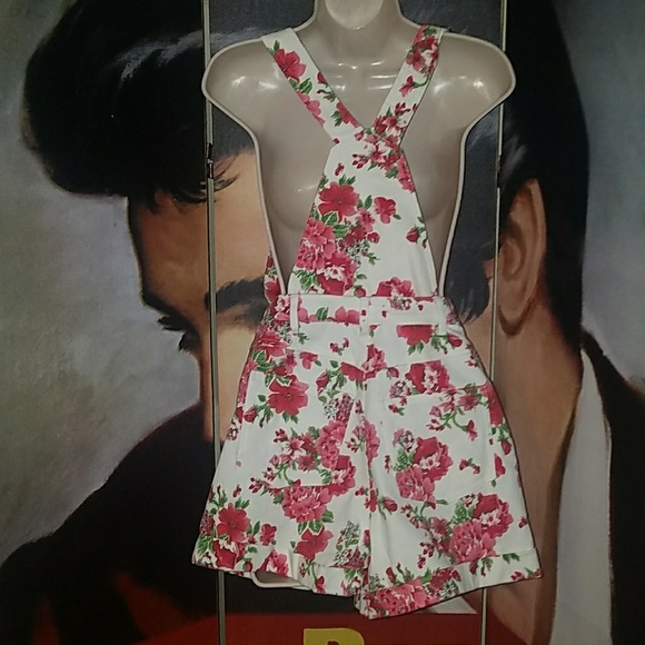 Tatyana Floral Sassy Overalls w Detachable Shorts - Picture 7 of 8